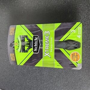 NWT/Unopened 4 Pack Schick Xtreme 3 Sensitive Disposable Razors